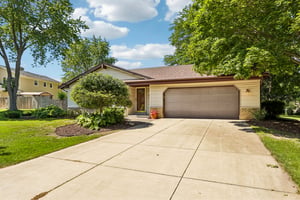 W167N10425 Bridle Path-S2608-001.jpg