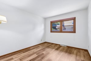 W167N10425 Bridle Path-S2608-030.jpg