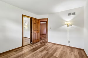 W167N10425 Bridle Path-S2608-031.jpg