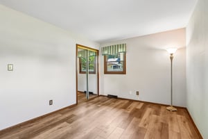 W167N10425 Bridle Path-S2608-033.jpg