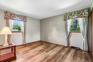W167N10425 Bridle Path-S2608-035.jpg