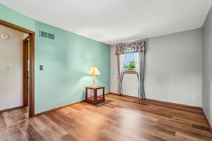 W167N10425 Bridle Path-S2608-036.jpg