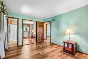 W167N10425 Bridle Path-S2608-037.jpg