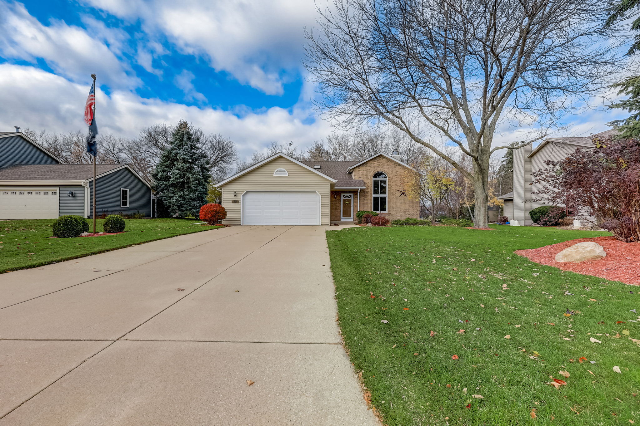 Foxwood Ln -001