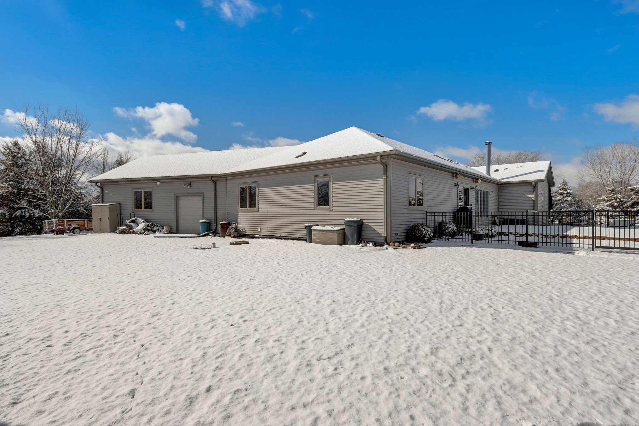 N Pole Ln-049