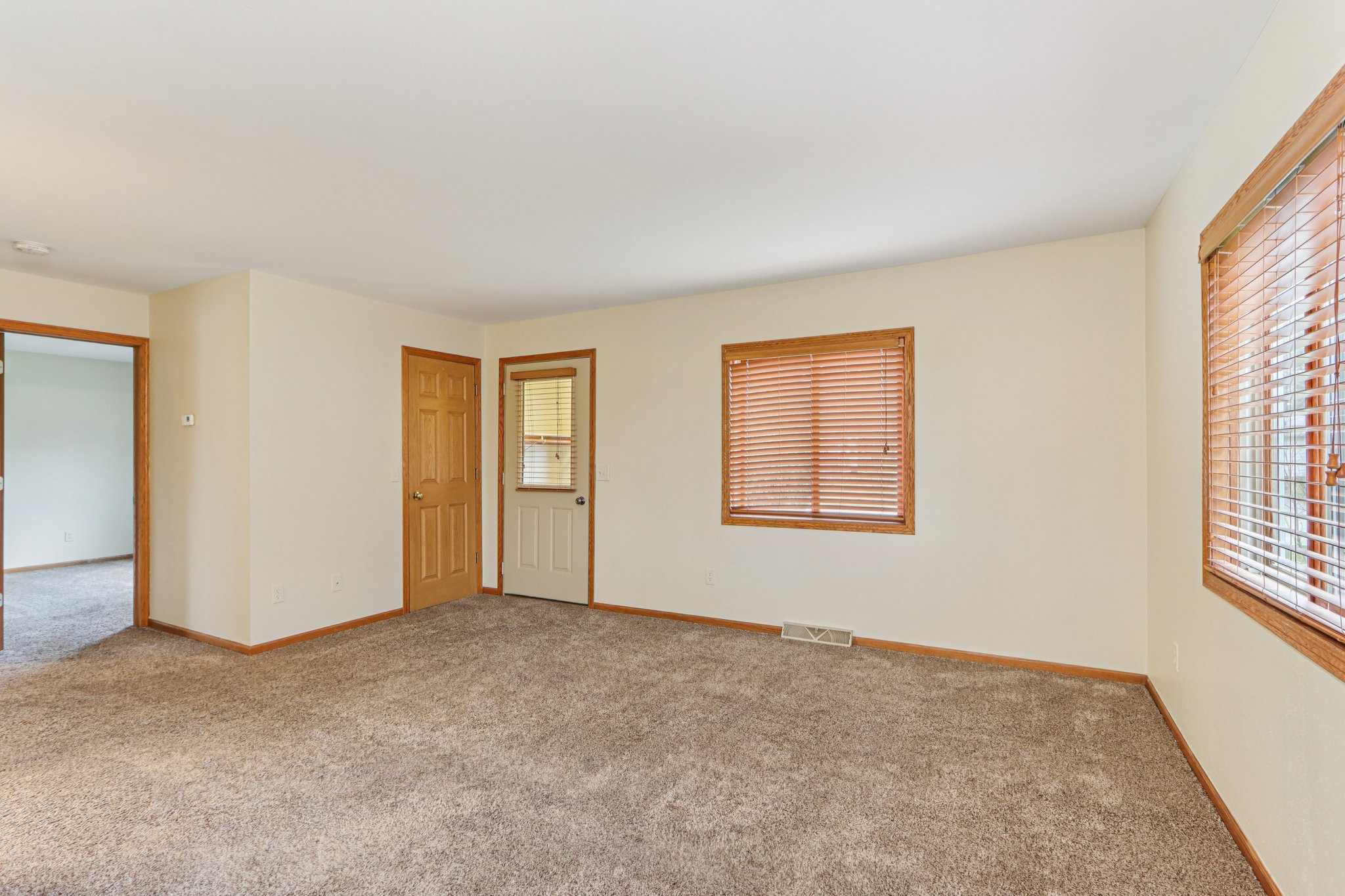 W7079 County Rd B-S2511-012.jpg