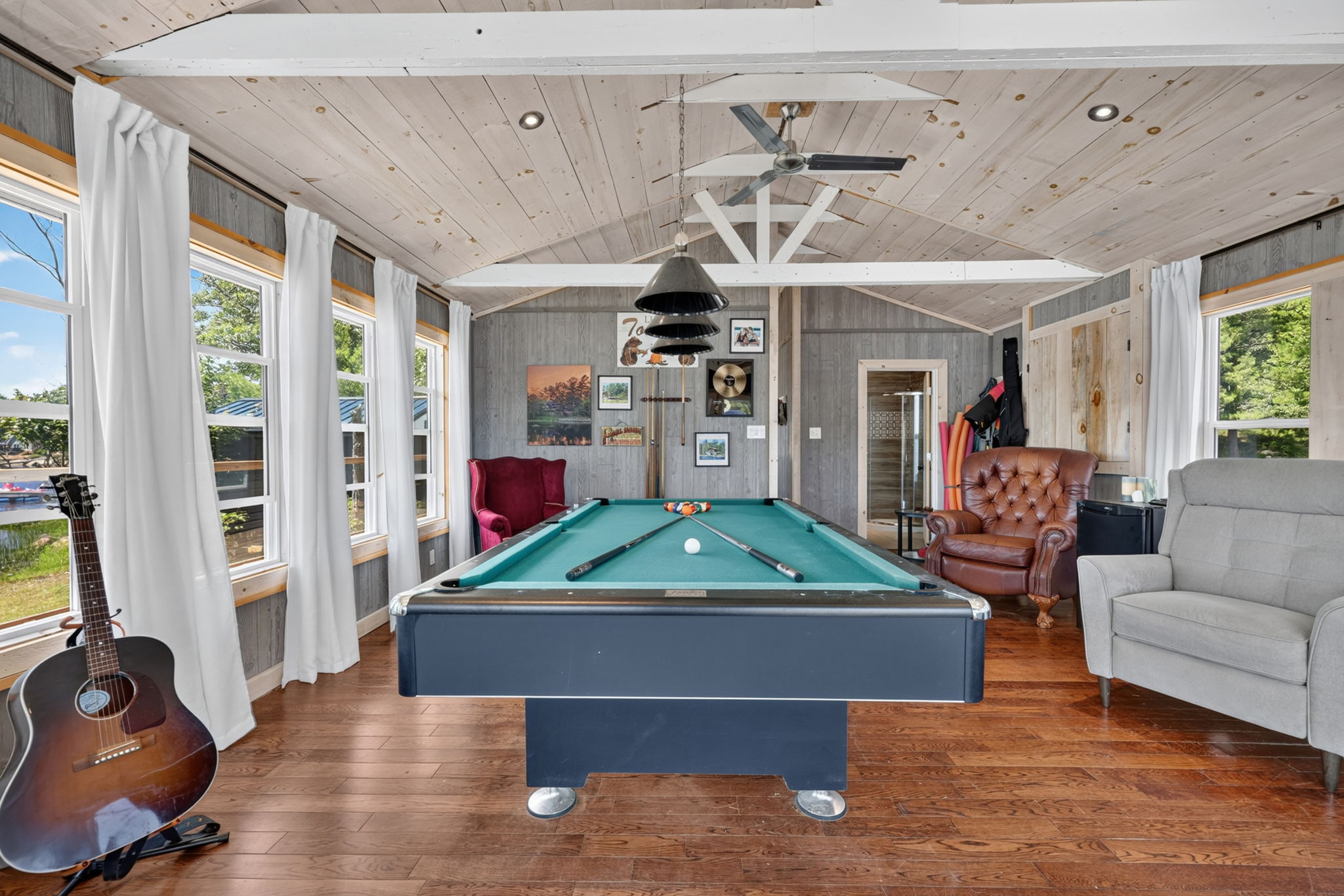  Photo 23