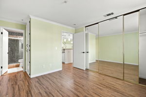  Photo 0