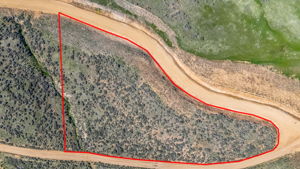 Lot 24 - 8