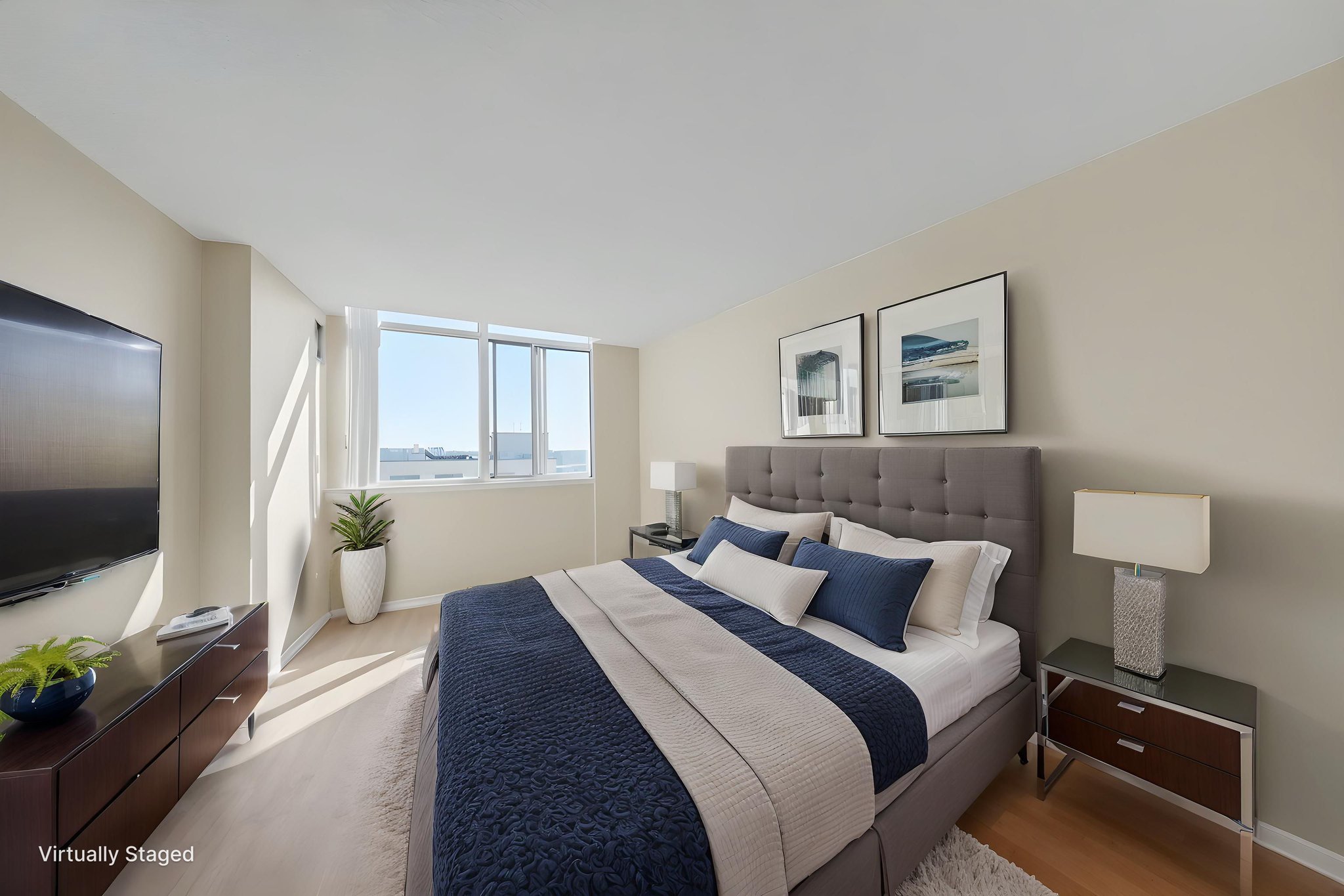 13_8d35a6b2-abfd-44fe-a57b-9ff2be67b4f8 virtually staged.jpeg